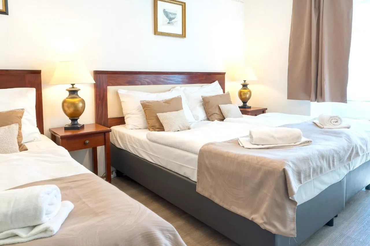Nobles Apartments براغ