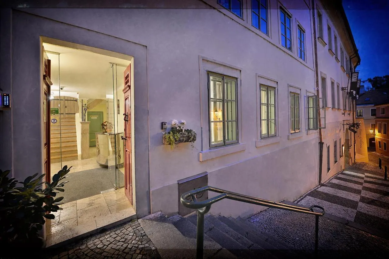 Nobles Apartments براغ